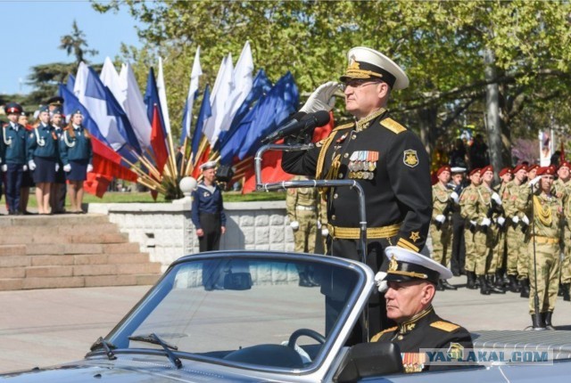 Главнокомандующий ВМФ и командование ЧФ провели встречу с экипажем ракетного крейсера «Москва»