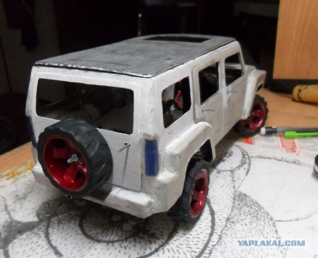 Автомодель Hummer H3 из жести