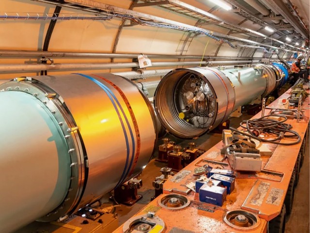Лаборатория CERN уволит около 500 сотрудников, связанных с Россией