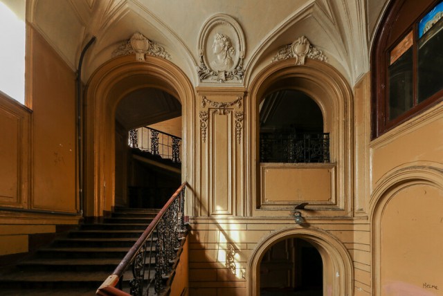 Петербургские контрасты