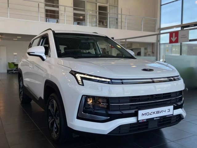 Согласно опросу 88% россиян не планируют менять автомобиль в 2025 году