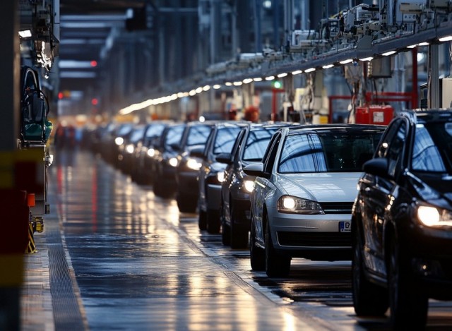 «Это настоящее опустошение», «Американские рабочие платят высокую цену». Stellantis приостанавливает сразу несколько заводов и сокращает штат
Пострадали и американские сотрудники ВВ.