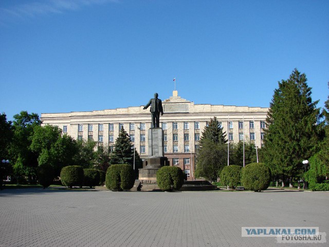 Памятники Ленину