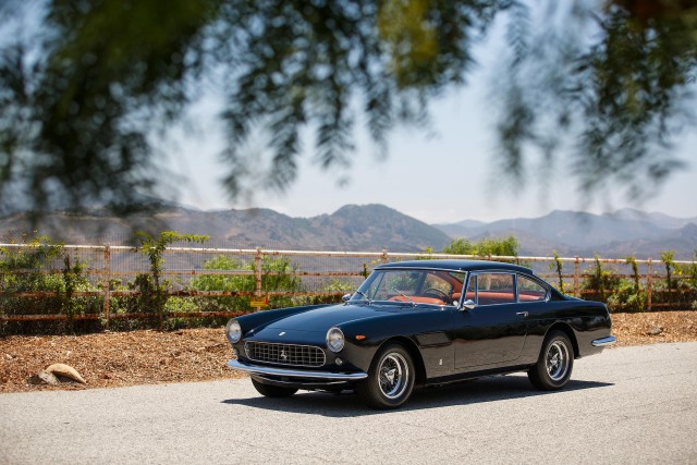 Классический Ferrari, гнивший 40 лет в сарае, продали за £110 000