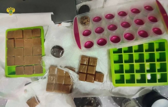 Наркодилеров-кондитеров задержали в московском регионе: у них нашли печеньки и конфетки с марихуаной