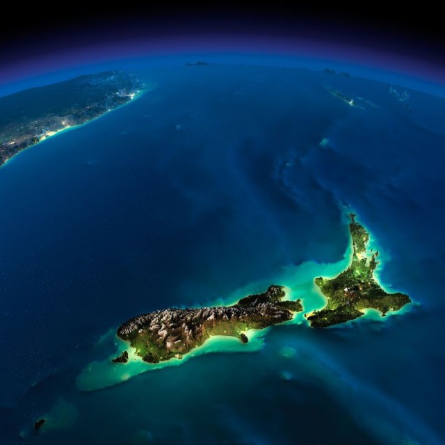 Земля ночью: потрясающие фото из космоса