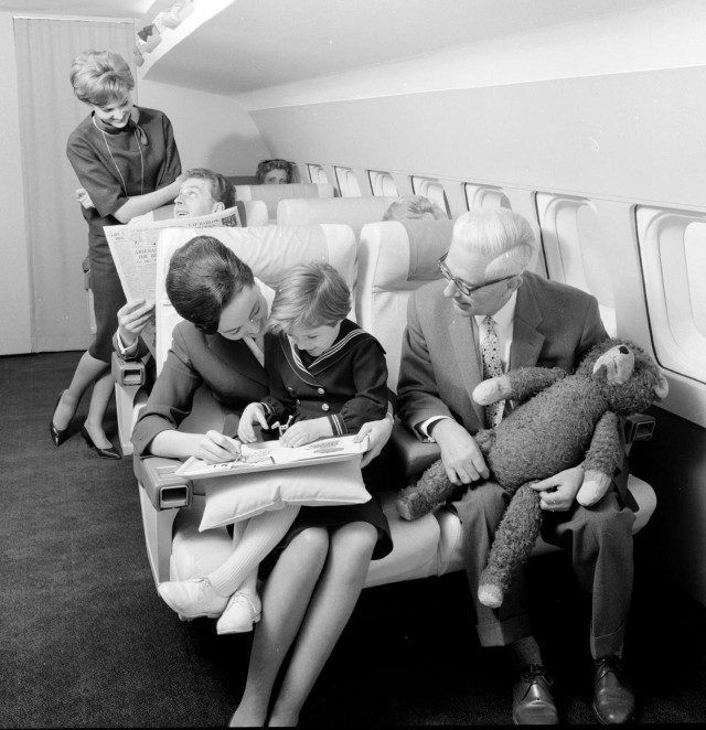 Золотая эра авиации: Как выглядел бизнес-класс швейцарской авиакомпании в 60-е