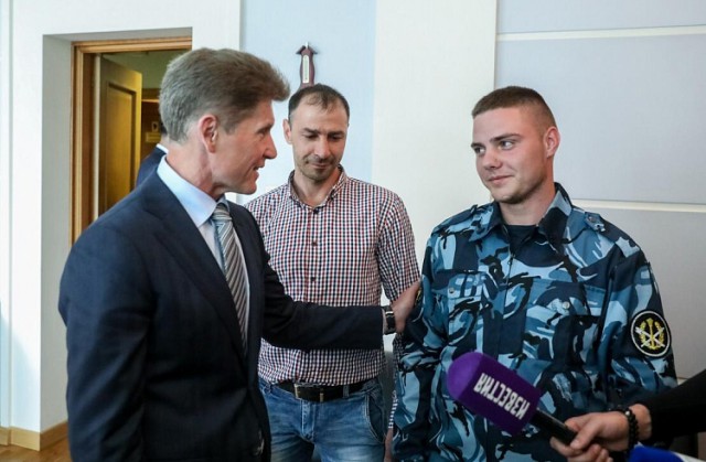 Пожар в Фокино, Приморский край. Парень с 7-го этажа спас детей