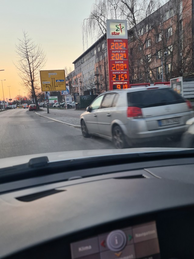 А нас-то за шо?