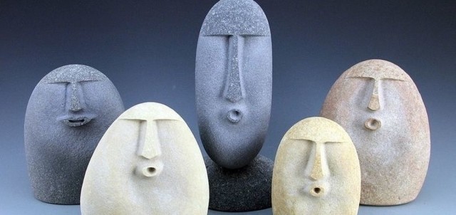 Знакомьтесь, перед вами работы Кару Ашевака (годы жизни 1940-1974) — замечательного инуитского канадского художника-костореза