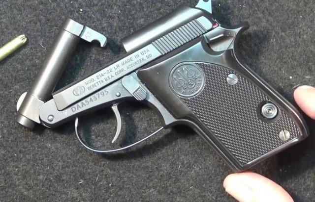 Beretta 21A - кому понадобился пистолет с заряжанием как у ружья?