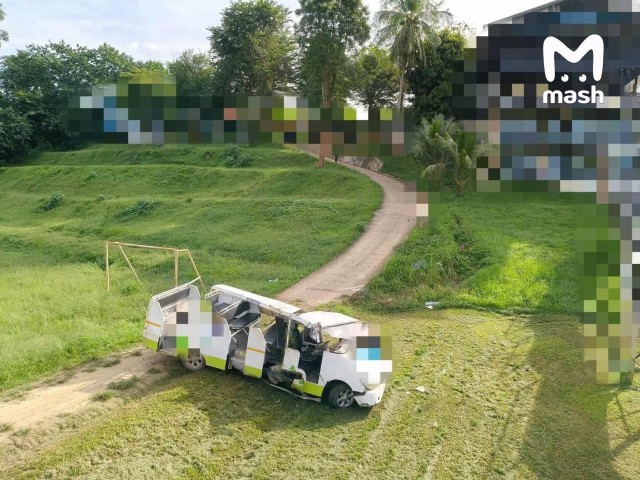 11 россиян попали в аварию в Таиланде — экскурсионный автобус перевернулся и упал с холма по дороге в Лум-Сумском районе