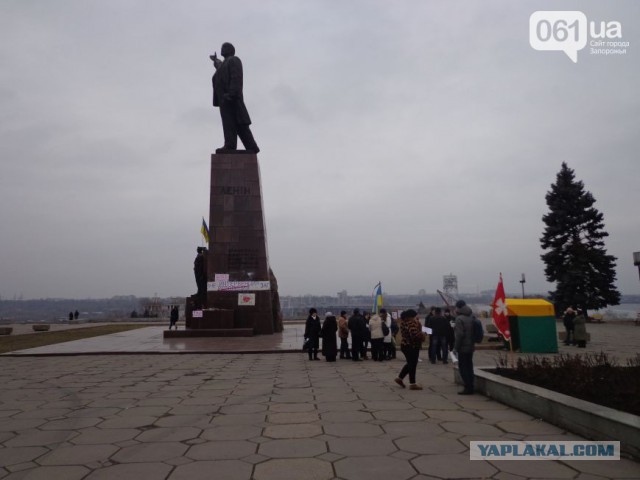 Вандализм на памятниках Воинской Славы в Днепре
