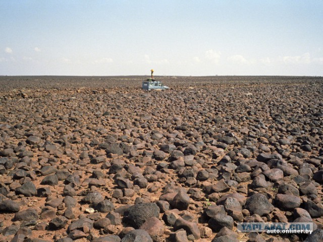 Немец проехал на Gelandewagen весь мир.