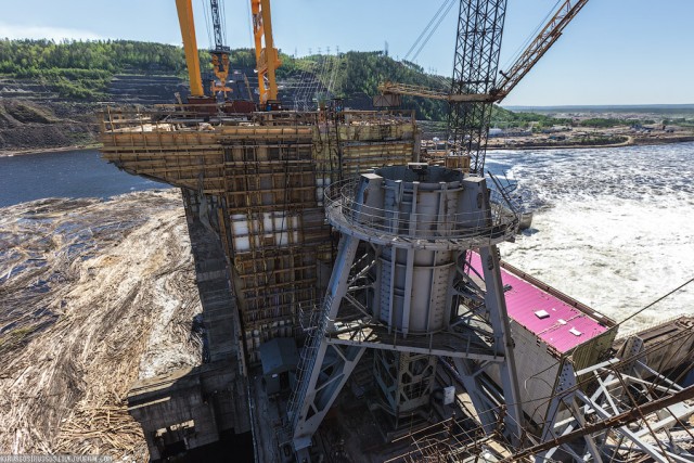 Богучанская ГЭС