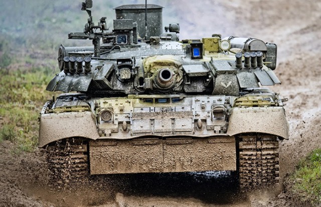 Зачем на газотурбинный танк навесили резиновые коврики