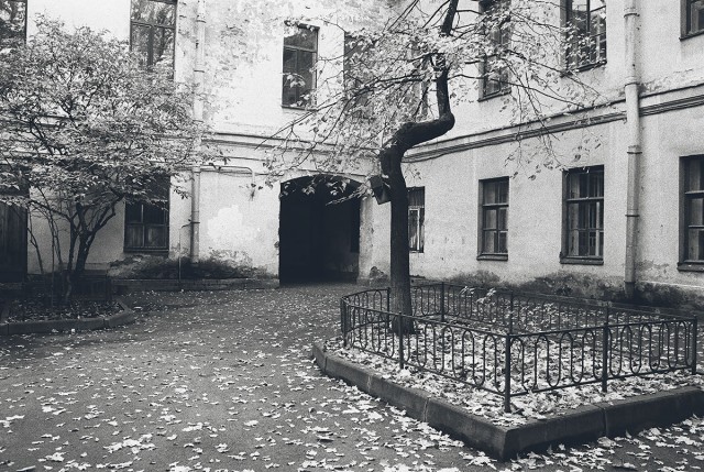 Чёрно-белый Петербург