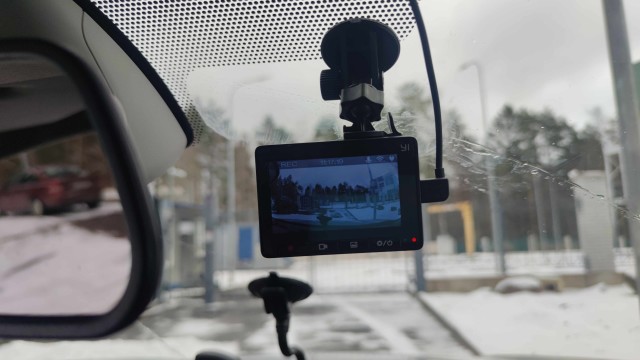 Про регистратор в авто.