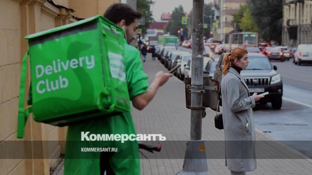 Беглов запретил мигрантам работать курьерами в Петербурге