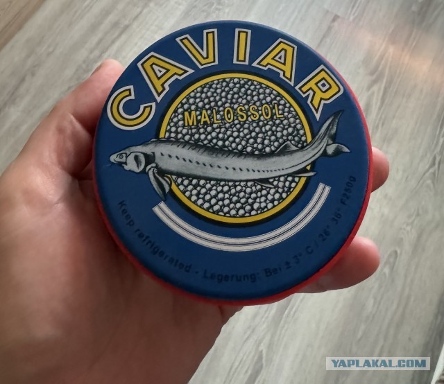 Яишница с стрелками чеснока.