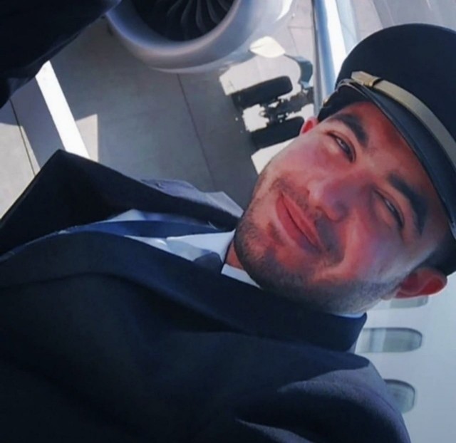 Названо имя второго пилота FlyDubai, напавшего на капитана