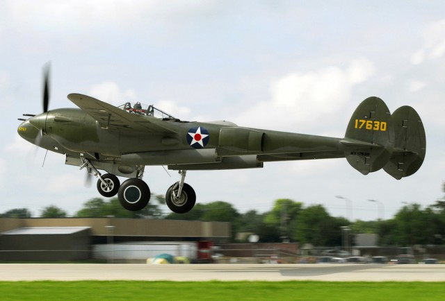 Многоцелевой истребитель P-38 «Lightning»