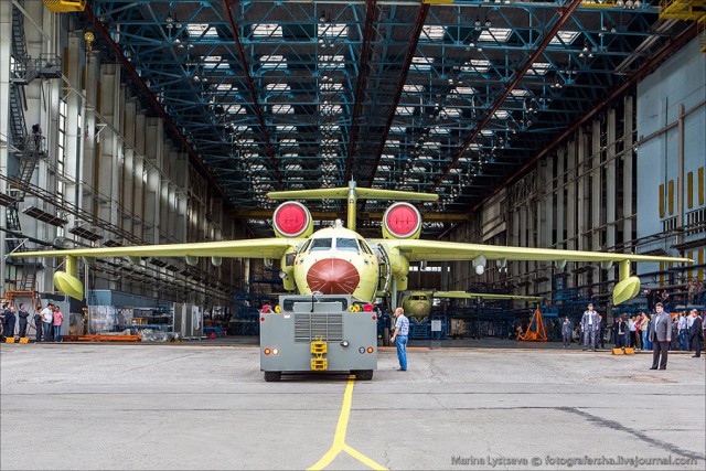 В Таганроге показали первую модернизированную амфибию Бе-200