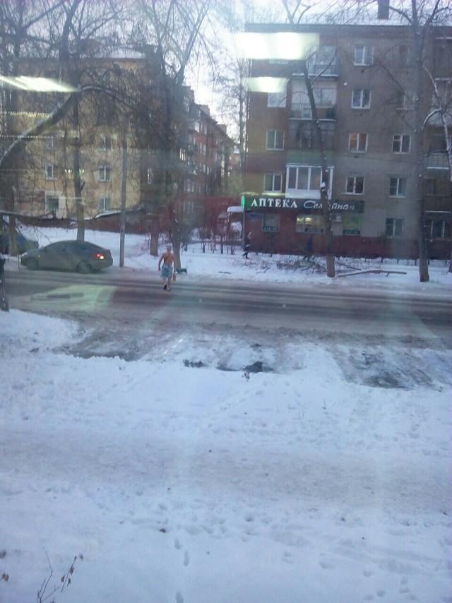 Вечно голый мужик