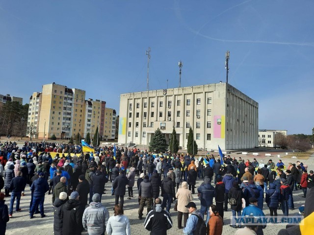 Российская армия вошла в Славутич