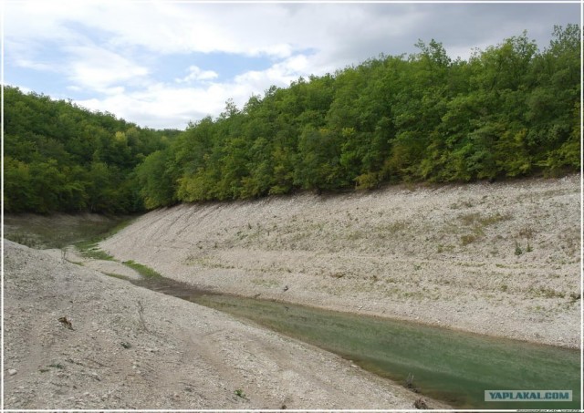 Крым. Новоульяновка. Водохранилище.