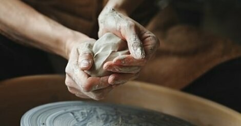 Москвич зацементировал себе половой орган и оказался в ловушке