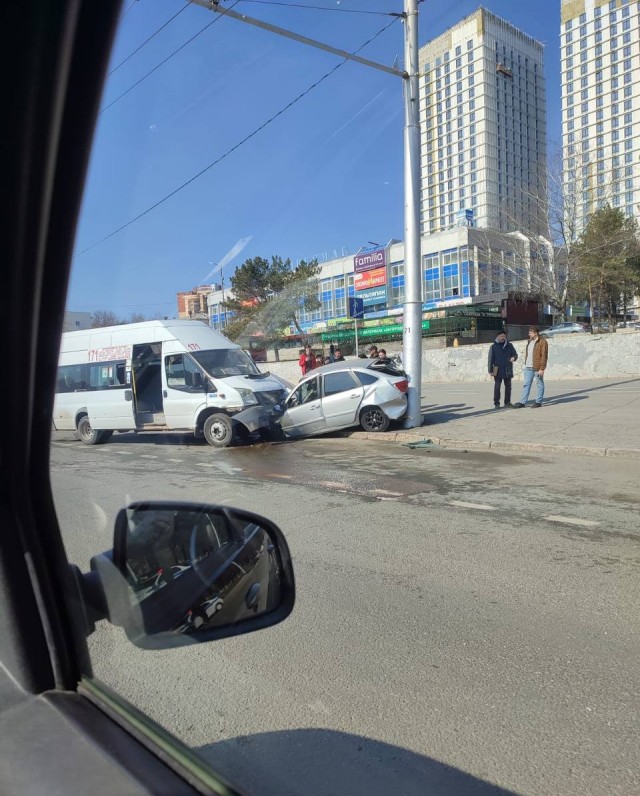 Уфа: ДТП с маршруткой