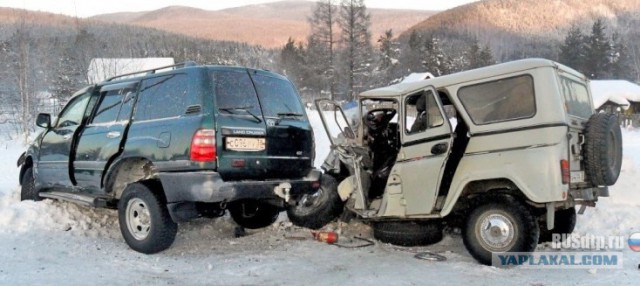 Лобовое столкновение Daewoo «Lanos» и «УАЗ»