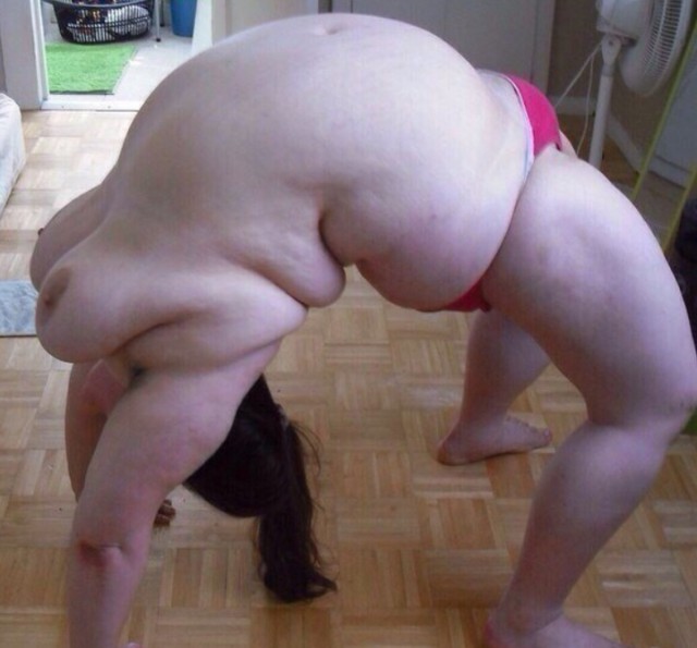 Давай я тебя ещё вот в этой позе сфоткаю