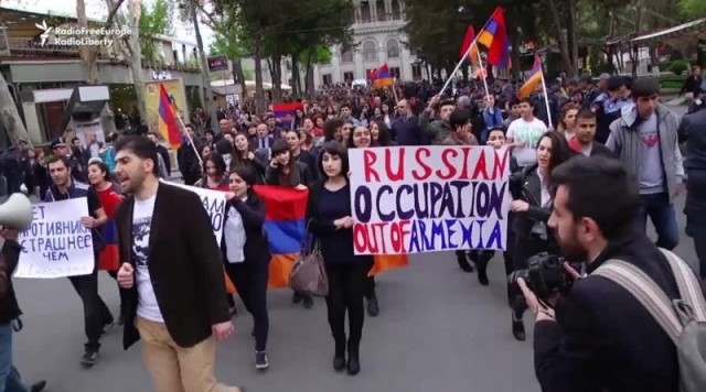 В Армении предложили выступить против российских миротворцев в Карабахе