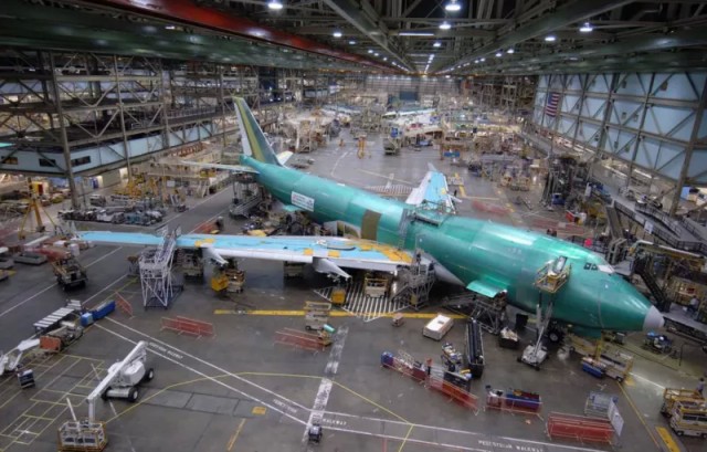 Работники сразу трех оборонных заводов Boeing начнут бессрочную забастовку с 1 августа