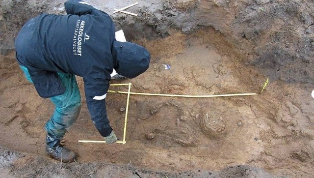 Мечник из Янаккала. Загадка двух мечей в захоронении воина.