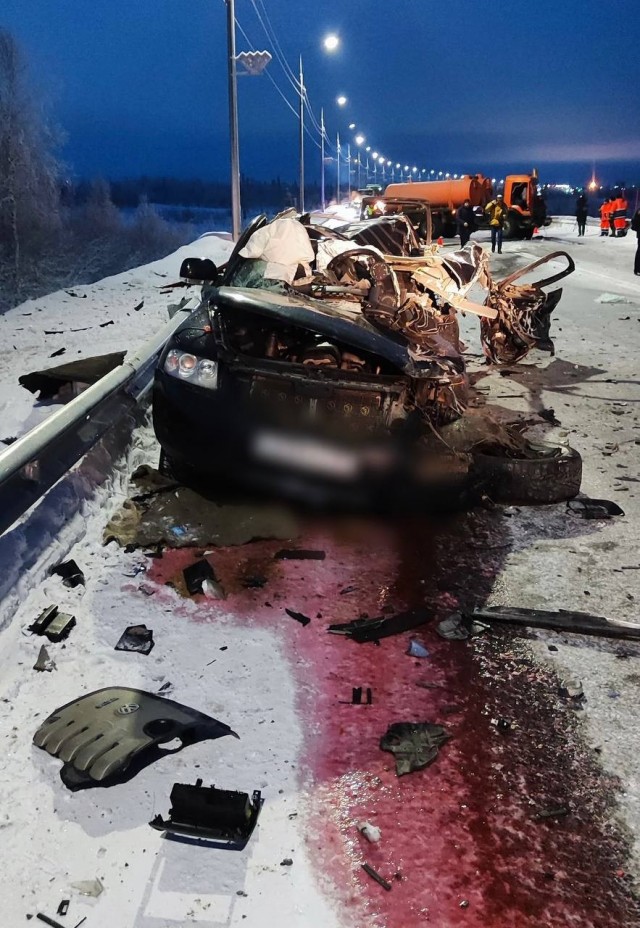 Момент смертельного ДТП в Салехарде попал в объектив авторегистратора