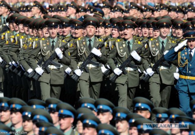 Новым тренером сборной России по футболу станет...