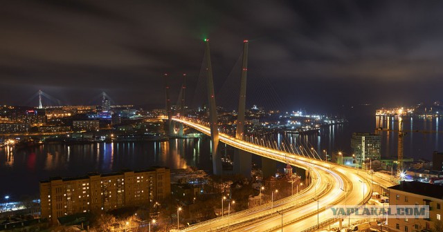В Китае новый мост-шоссе пустили прямо