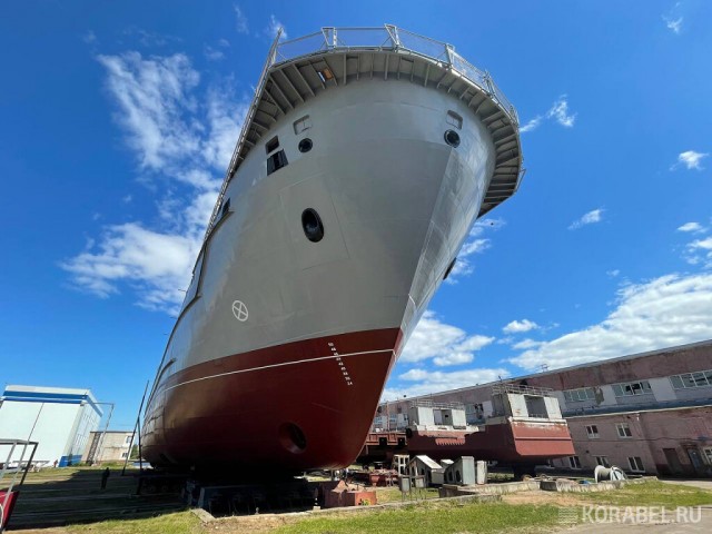 Рыбинский судостроительный завод спустил на воду самое крупное в истории предприятия судно