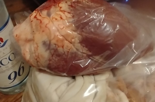 Почему мужчина начинает дико бухать, как только уезжает жена