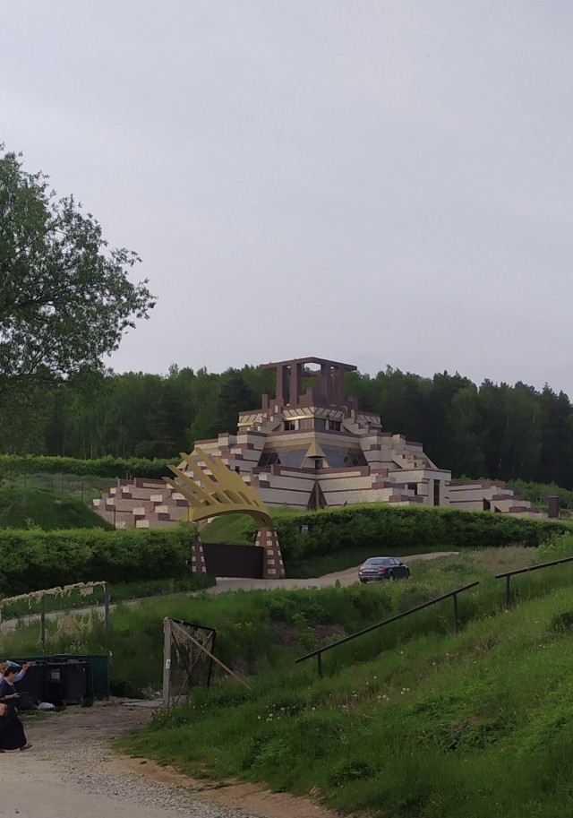 В Домодедово живет фараон, не иначе
