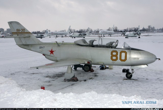 Редкий зверь. Як-32. Пост одного самолёта.