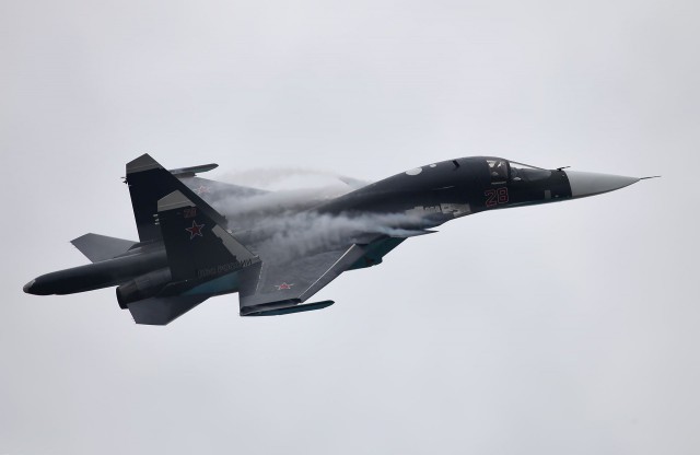 На въезде в Харьков со стороны России роют окопы