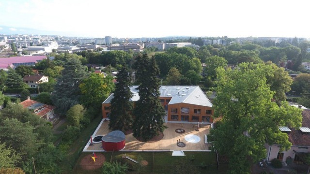 Современный детский сад в стране победившего коммунизма, в городе Женева