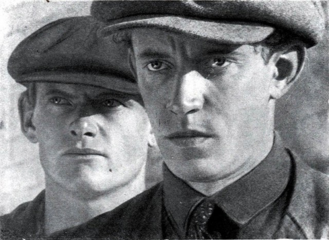 Представим, что мы с вами попали в 1982 год и у нас есть 100 рублей