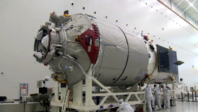 Китай произвел запуск ракеты Long March-5B с прототипом пилотируемого космического корабля