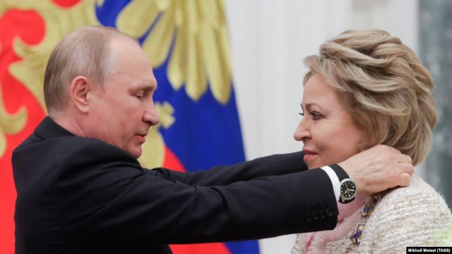 Путин подписал закон о пожизненном сенаторстве экс-президента