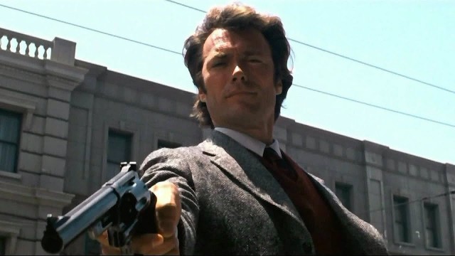 Стрельба из Desert Eagle в тире